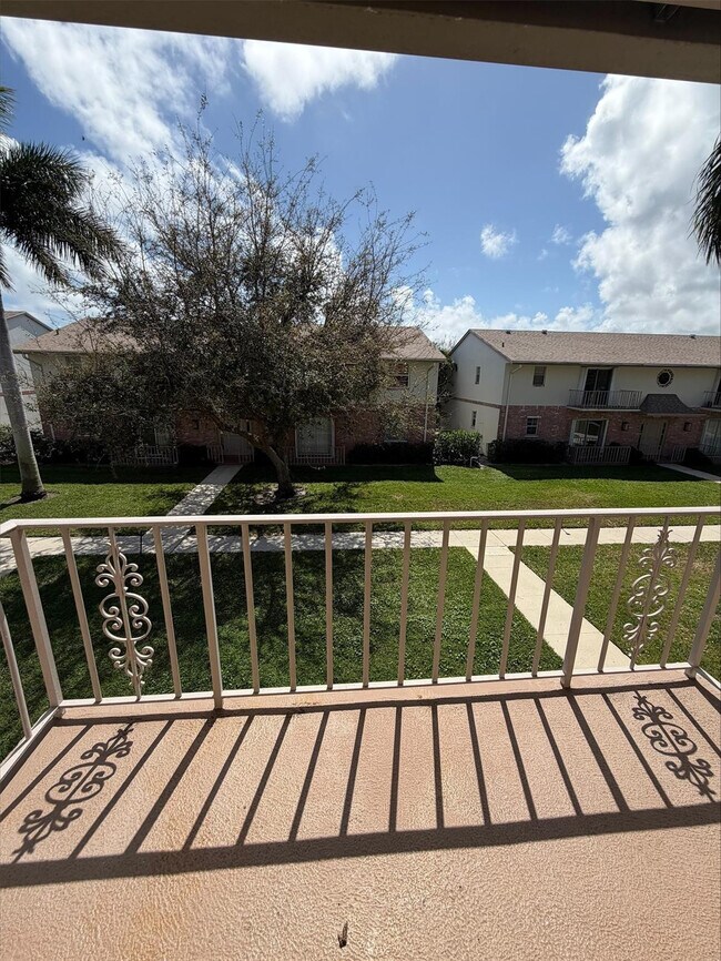 Foto del edificio - 2017 S Seacrest Blvd