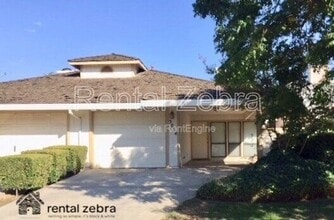 Building Photo - 3054 W Queens Cir