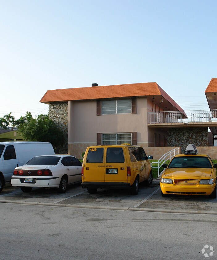 Primary Photo - Fulford Beach Apartments