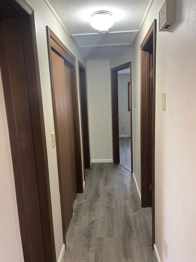 Building Photo - 1174 Dotta Dr