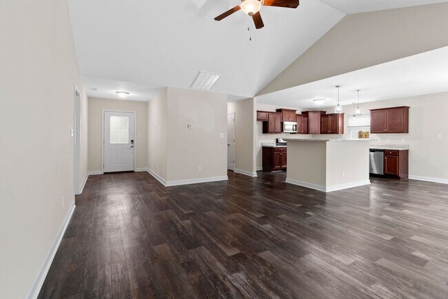 Building Photo - Minutes to Back Gate & Beaches!