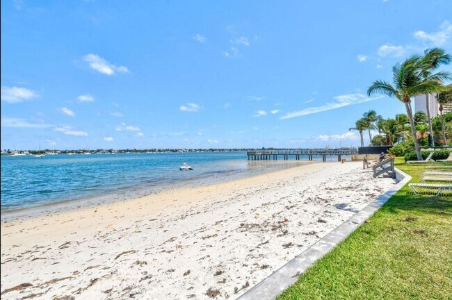 Foto del edificio - 5600 N Flagler Dr