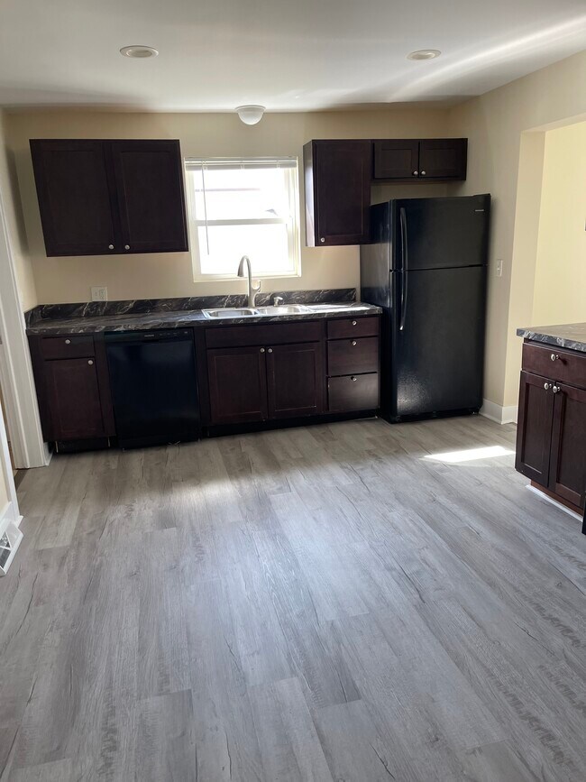 Foto del edificio - 416 Pine Ave NW