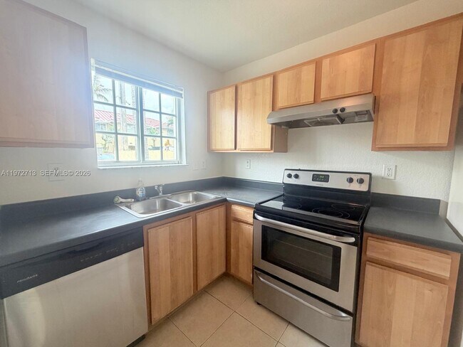 Building Photo - 2064 NE 167th St