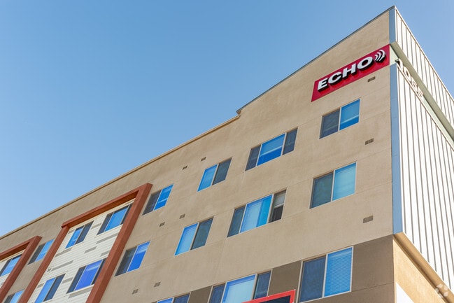 Building Photo - Echo 1055