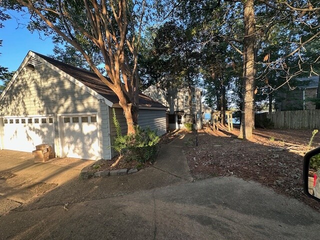 Primary Photo - 300 Bay Park Dr