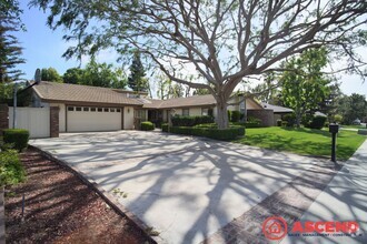 Building Photo - 7905 Avenida Derecho