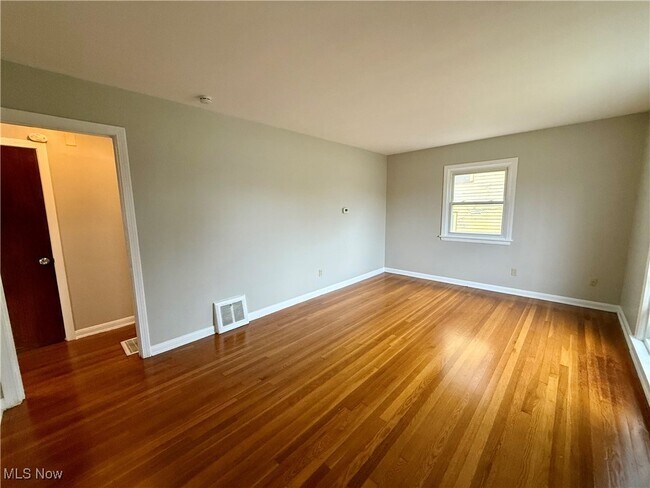 Foto del edificio - 1055 Whittier Ave