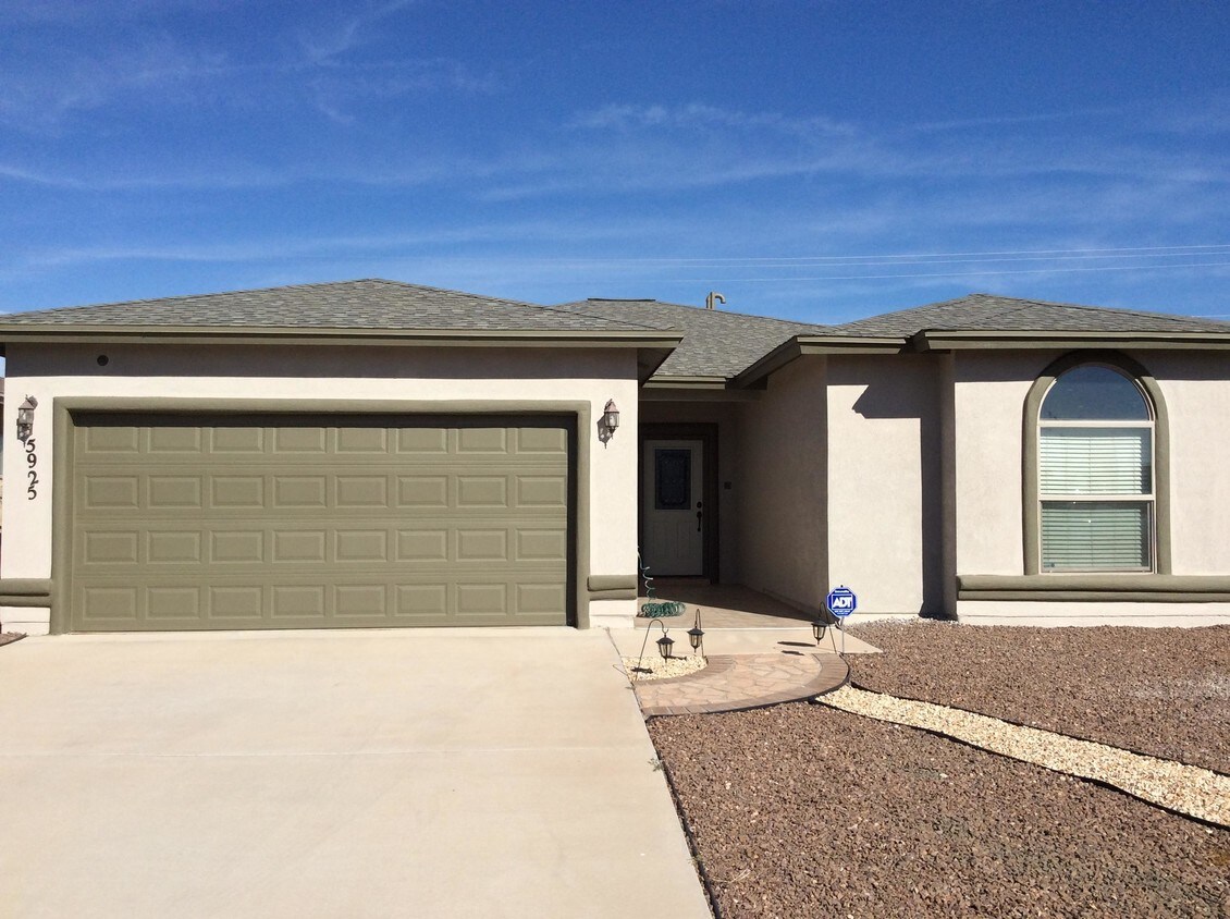 5925 Speyside Dr, Santa Teresa, NM 88008 House for Rent in Santa