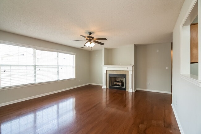 Building Photo - 1851 Timber Way N