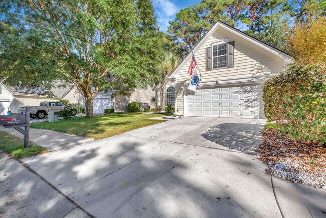 Foto del edificio - Stunning Single-Level Home in Marsh Walk, Mount Pleasant