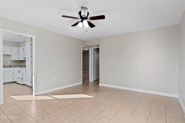 Foto del edificio - 1001 Kiser Blvd