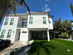Building Photo - 5128 E Falls View Dr