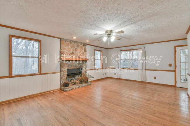 Building Photo - 495 Washboard Rd