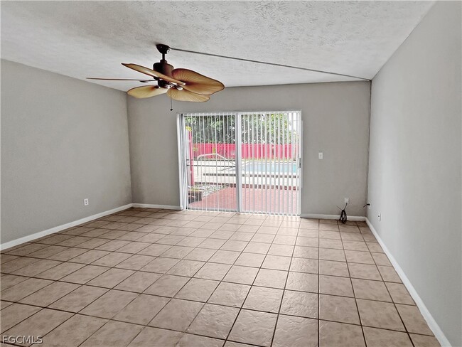 Building Photo - 1123 SW 48th Terrace