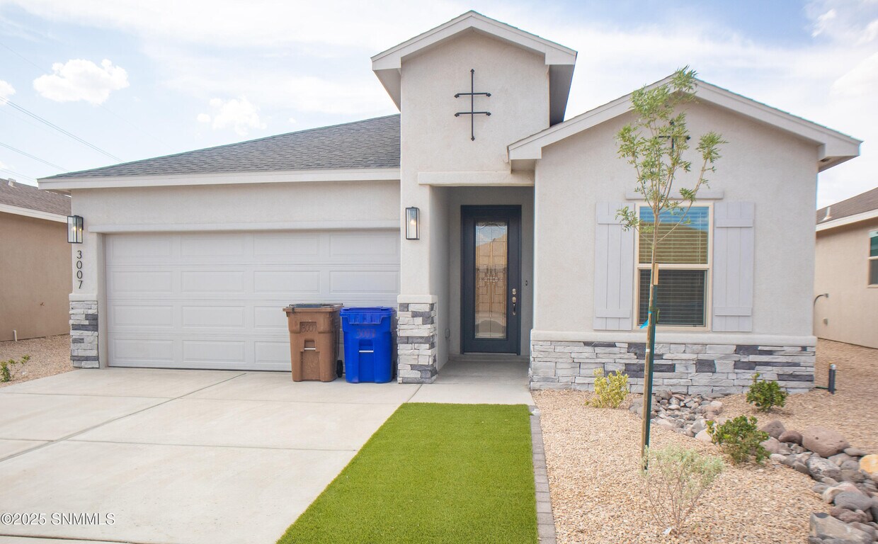 Foto principal - 3007 San Jenaro Dr