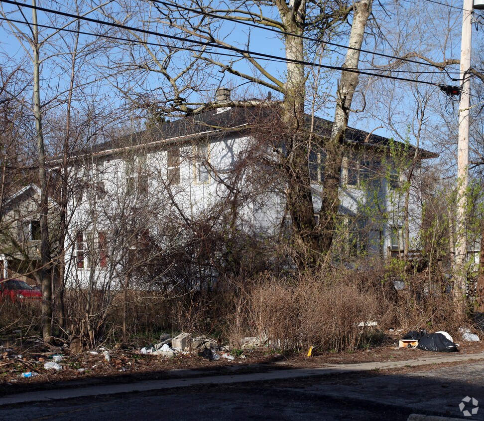 Building Photo - 3552 Bluff St