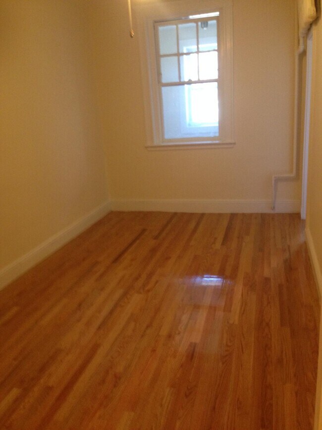 Foto del edificio - 242 S Huntington Ave