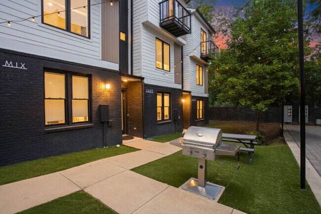 Foto del edificio - 774 E Argyle Ave