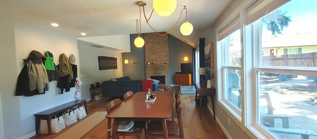 Foto del edificio - 16505 NW Joscelyn St