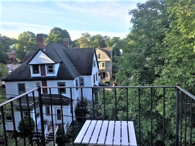 Balcony off kitchen - 61 Montebello Rd