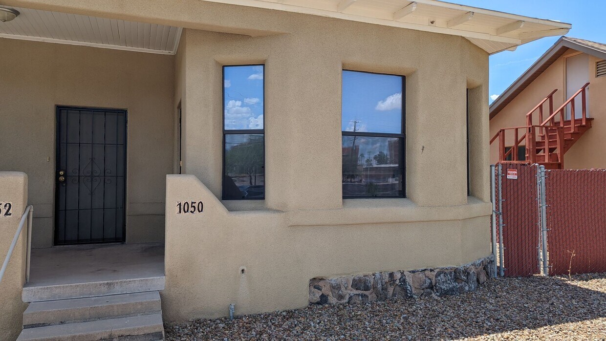 Primary Photo - Duplex Unit for Rent