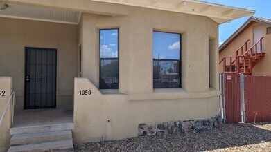 Building Photo - 1050 E 7th St