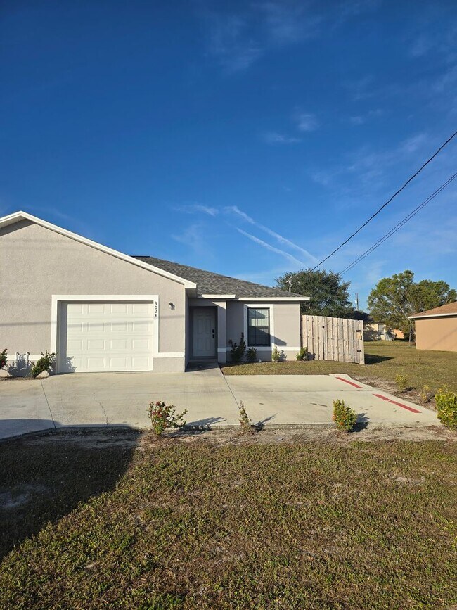 Building Photo - 3024 Skyline Blvd
