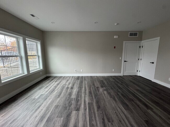 Sala de estar - 243 Echo Lake Rd