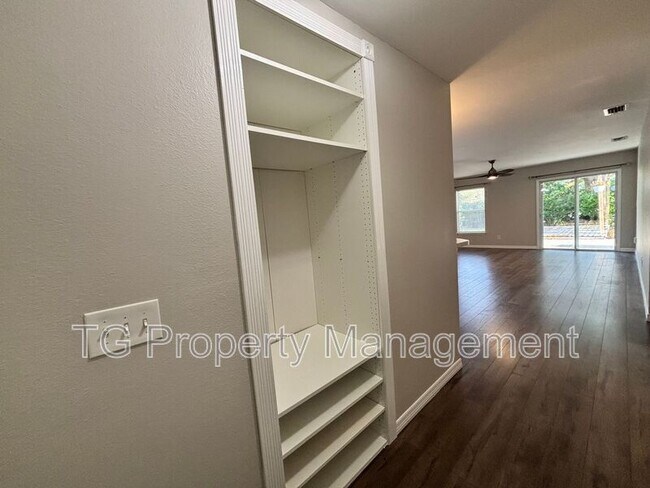 Foto del edificio - 942 Wynfield Cir