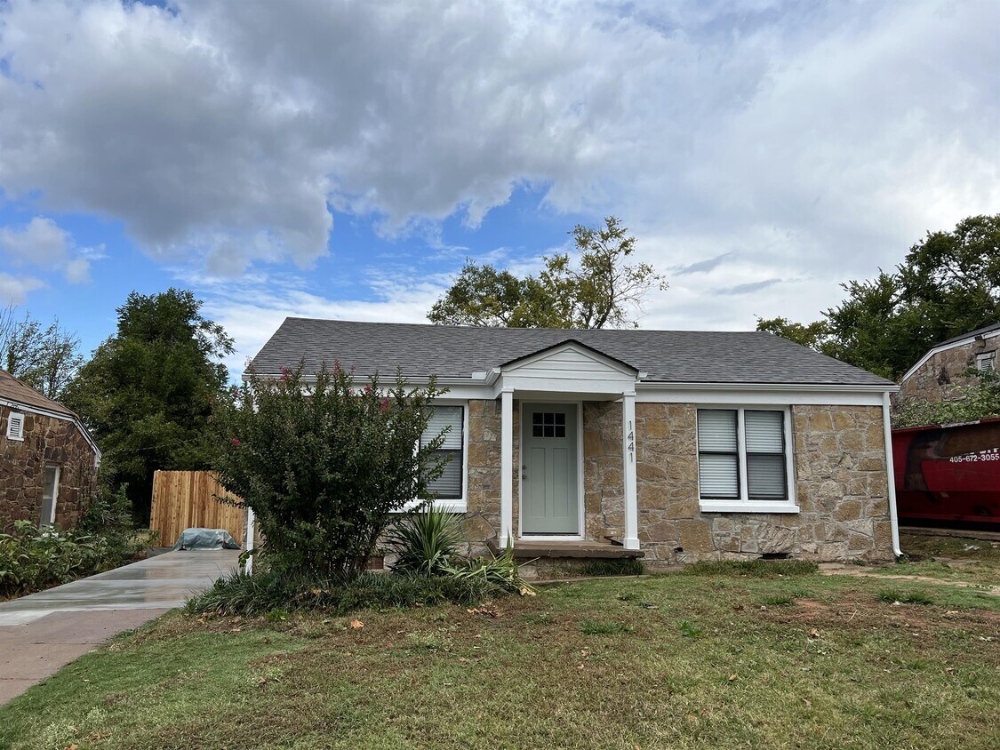 Foto principal - 1441 NE 10th St