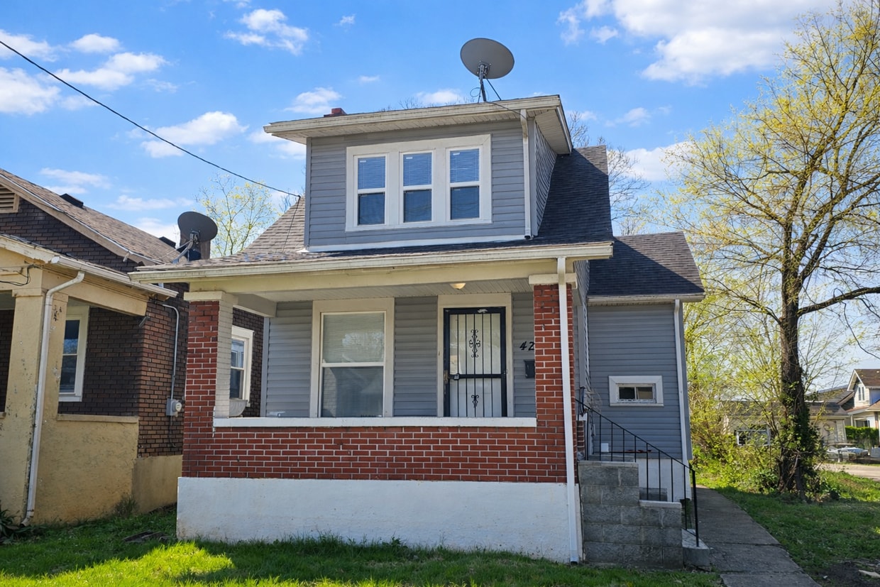 Remodeled two bedroom gem! - Remodeled two bedroom gem!