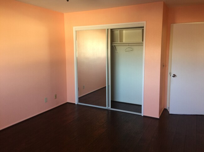 Building Photo - 1832 S Curson Ave