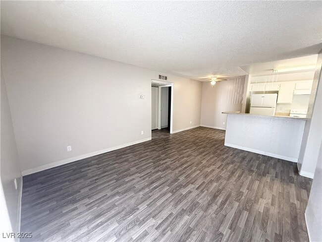 Foto del edificio - 2981 Juniper Hills Blvd