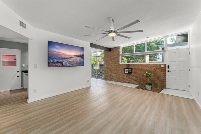 Foto del edificio - 7712 Hoosier Pl