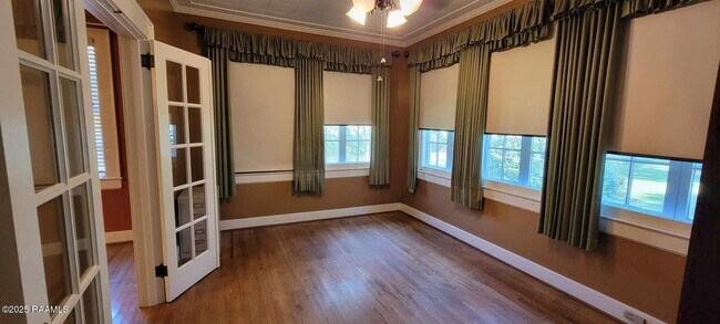 Foto del edificio - 211 City Park Cir