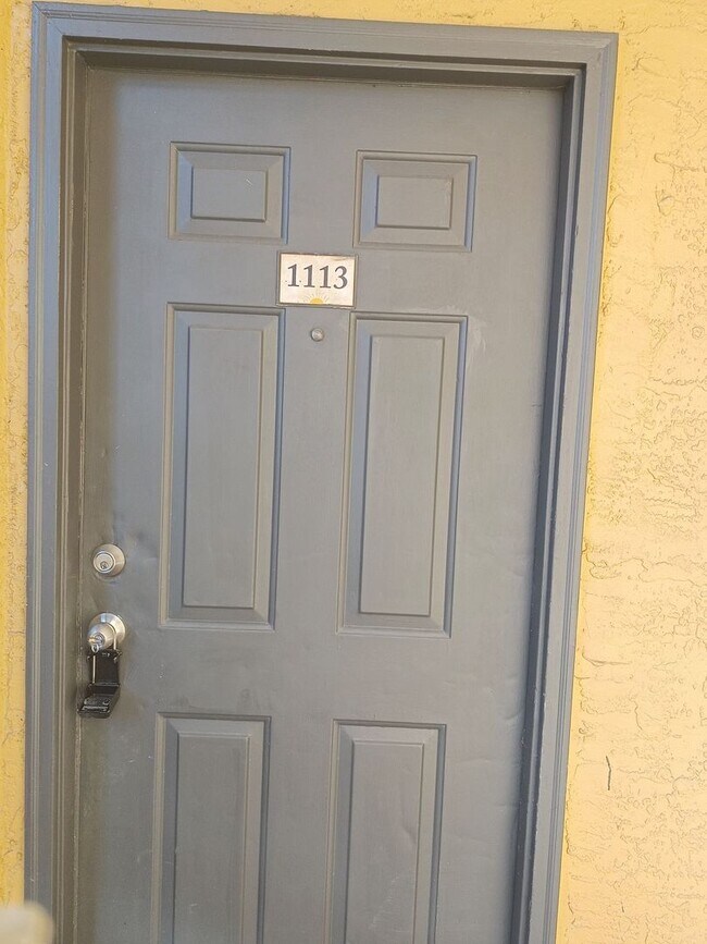 Foto del edificio - V1113