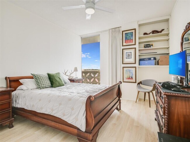 Building Photo - 1801 Lavaca St