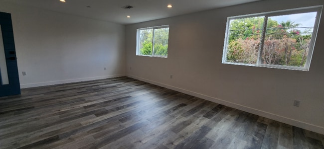 Foto del edificio - 12648 Oxnard St