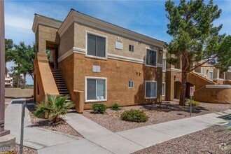 Building Photo - 8070 W Russell Rd
