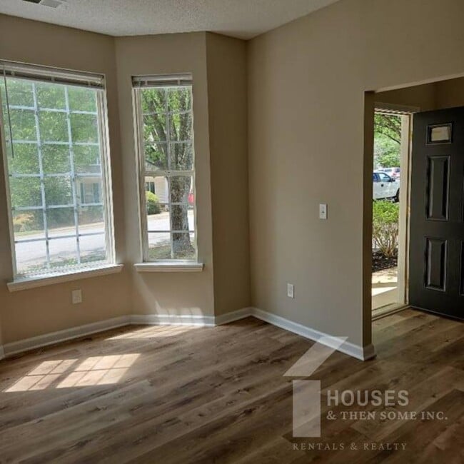 Building Photo - 210 Stapleford Park Dr
