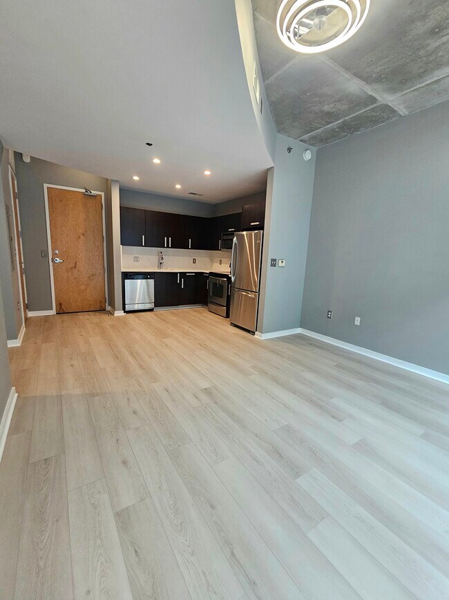 Foto del edificio - 600 12th Ave S