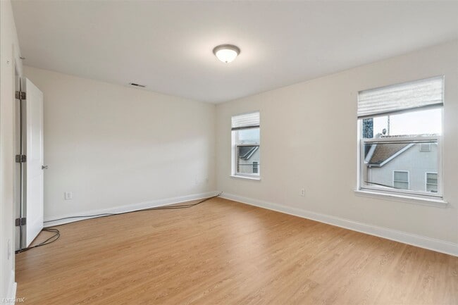 Building Photo - 4 br, 2 bath Duplex - 1815 N 18TH ST Unit B