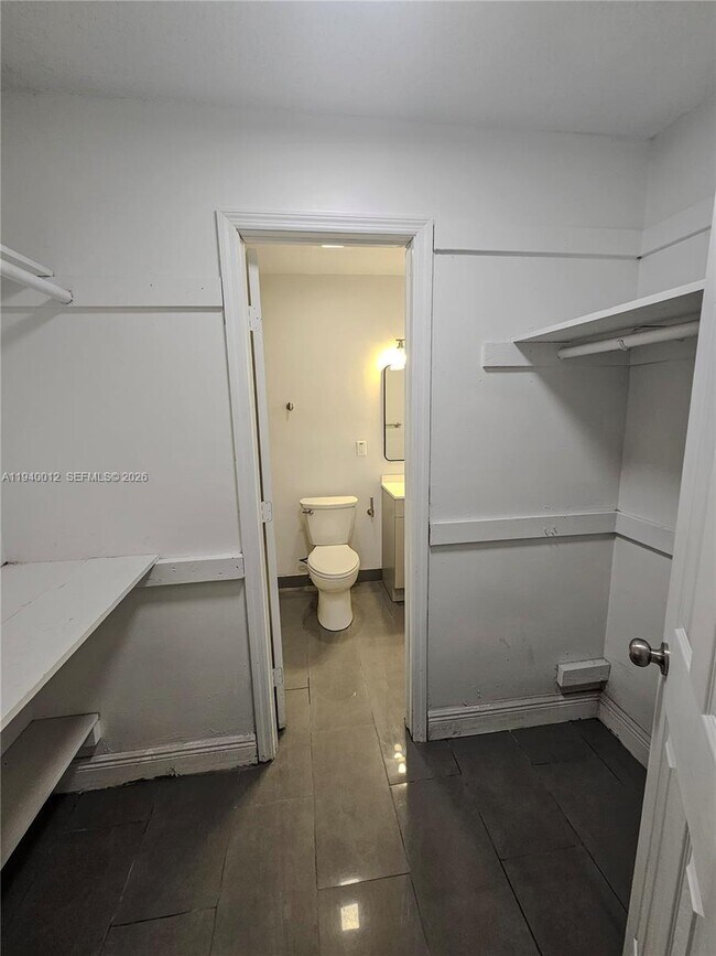 Building Photo - 5615 NW 27th Ct