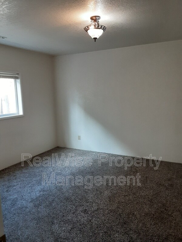 1810 Medart Ln, Grants Pass, OR 97527 Condo for Rent in Grants Pass, OR