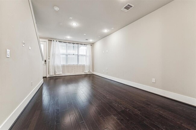 Foto del edificio - 2401 Crawford St