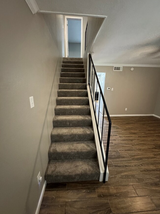 Foto del edificio - 1324 Harless Ave