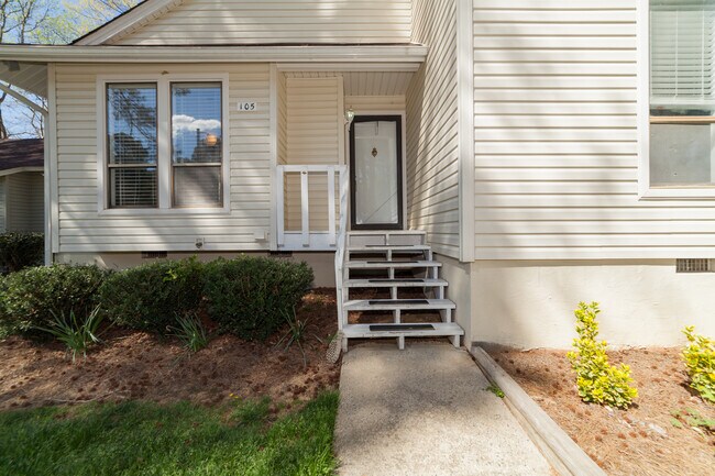 Foto del edificio - 105 Lake Pine Dr