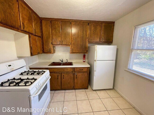 Building Photo - 2 br, 1 bath House - 706 Tollie Dr