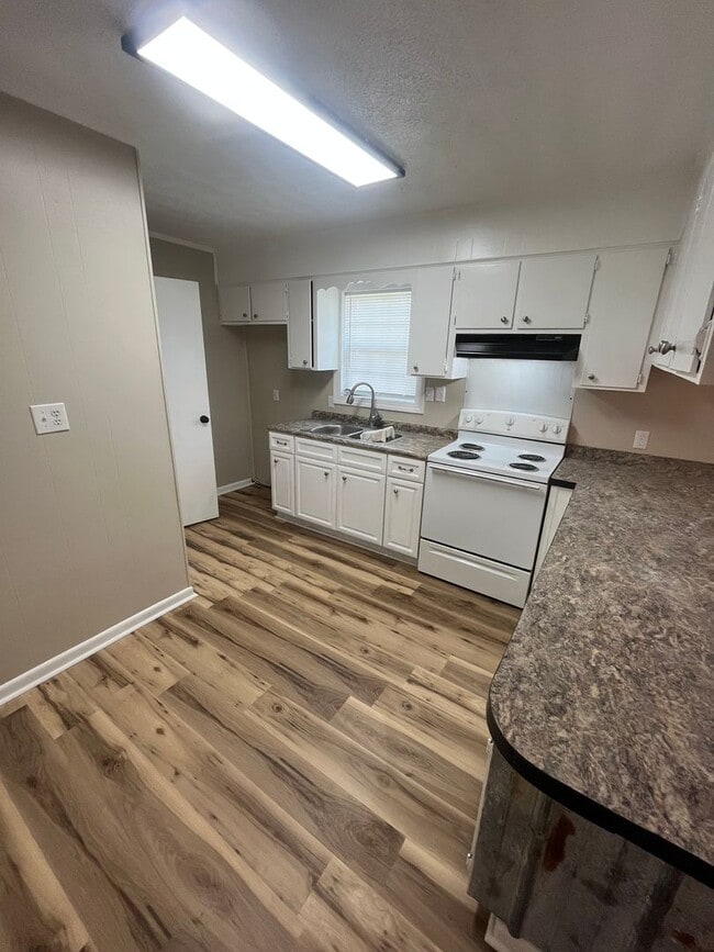 Building Photo - 655 Beach Rd